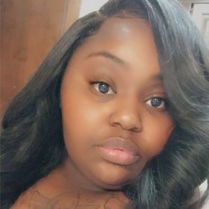 Meet your Posher, Kendra